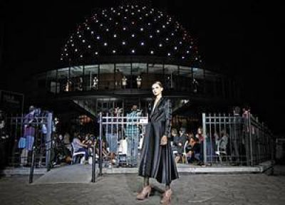 Un gran desfile en el Planetario coron� La Ciudad de Moda