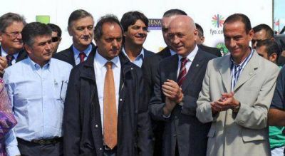 Intendentes �se le animan� a Scioli y le reclaman que se alinee con La Rosada
