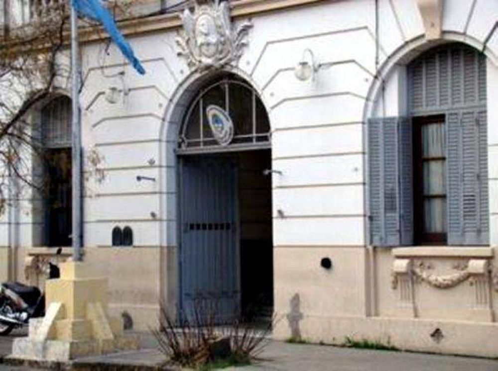 Se suman ocho nuevos polic�as a la Comisar�a Primera