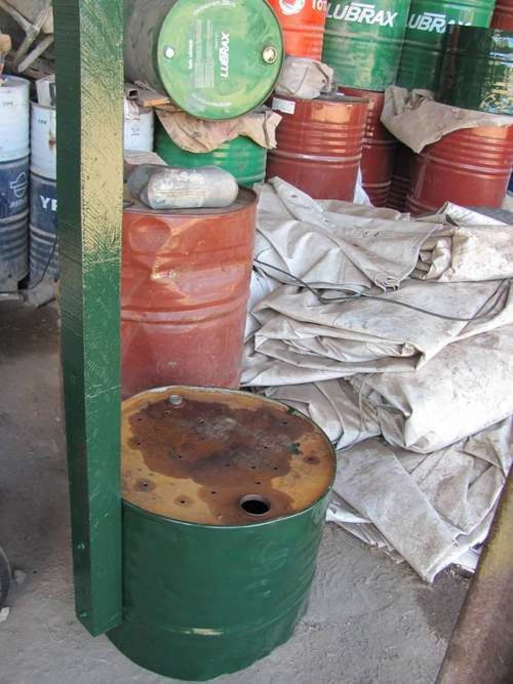NUEVOS CESTOS DE BASURA EN CACHAR�