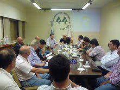 Reuni�n en CEAL con funcionarios municipales