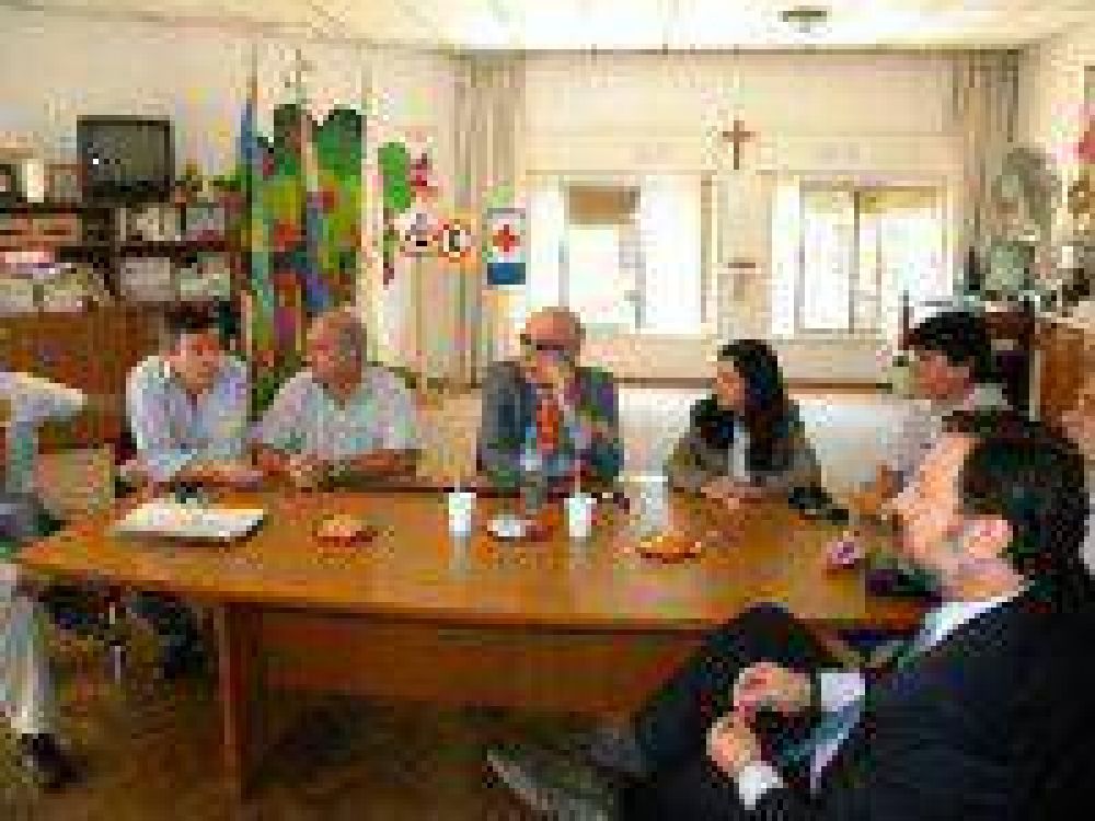 Importante reuni�n de Intendentes y representantes de municipios cercanos preocupados por el estado de las rutas