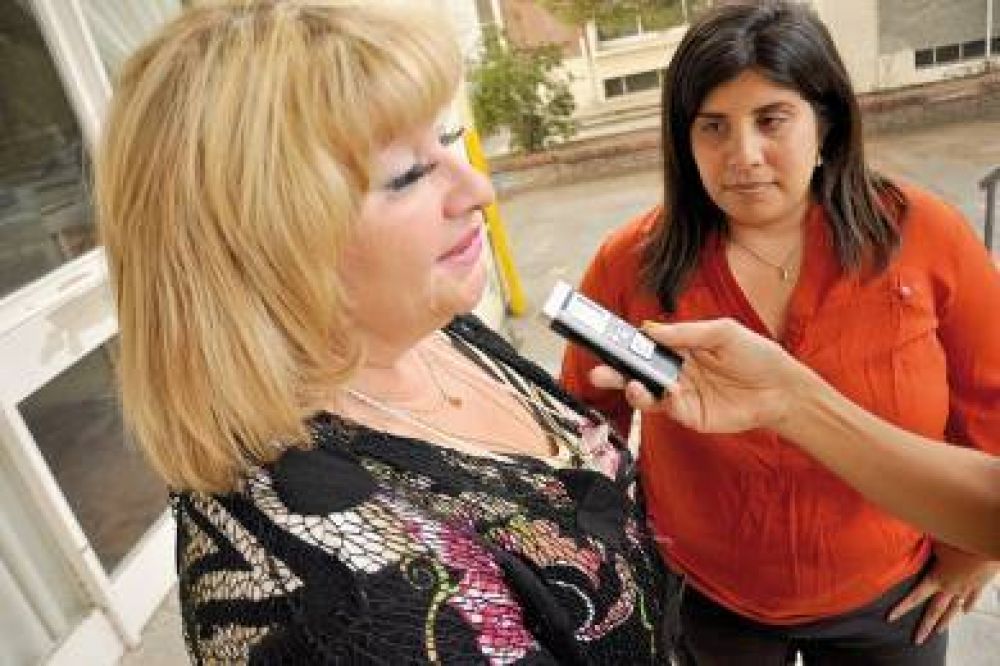 Ana Llanos convoc� a m�s de 300 mujeres y festej� el D�a Internacional de la Mujer