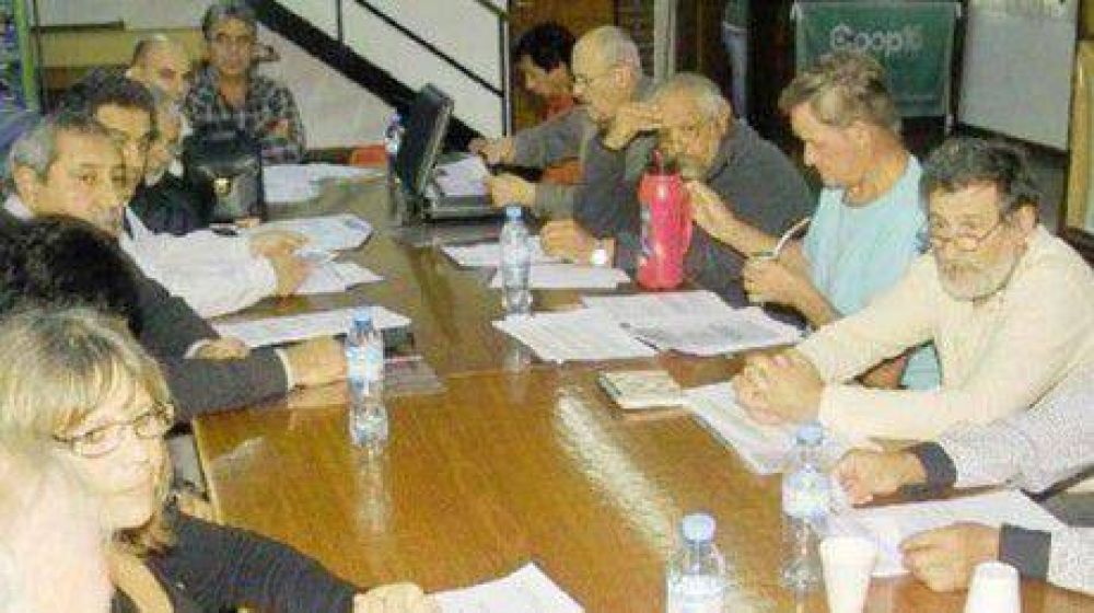 Seg�n las cooperativas, en Chubut hay 15 mil �colgados� de la luz