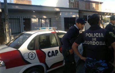  Asesin� a su mujer a pu�aladas y se entreg� a la polic�a