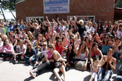 Mujeres bancarias fueron agasajadas en su d�a en el predio de Sierra de los Padres 