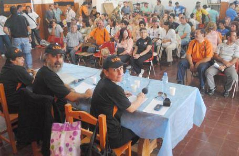 Los municipales rechazaron ofrecimiento del Ejecutivo y marchar�n a la comuna