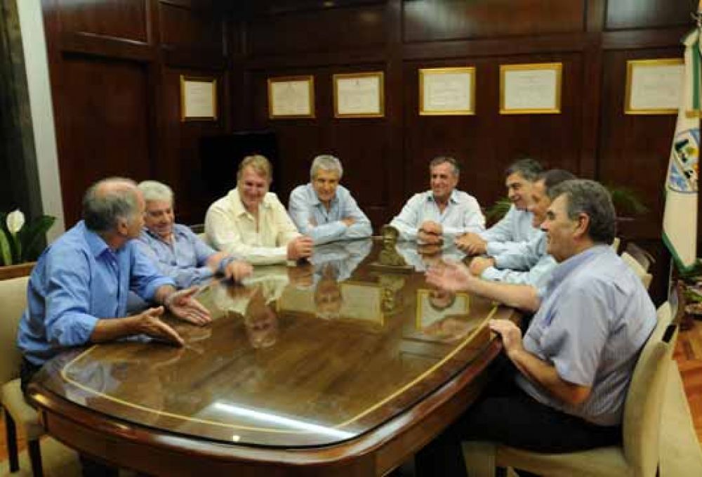 Cariglino sigue fortaleciendo su frente electoral