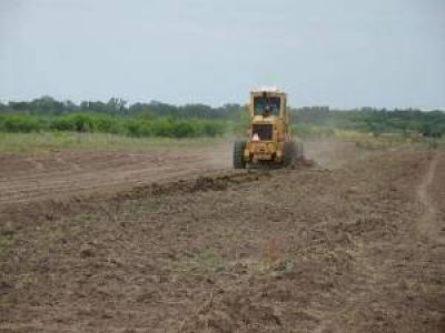 Arrancaron las obras en los parques industriales de Villa �ngela y San Mart�n