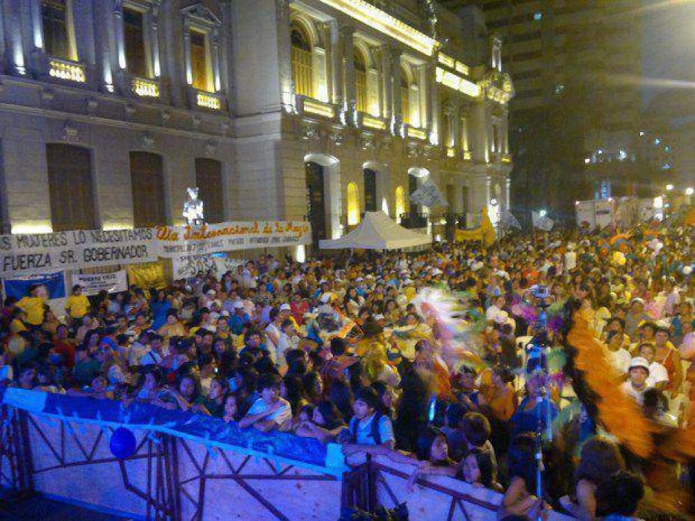 Una multitud acompa�� el festival "Jujuy le canta a la Mujer"