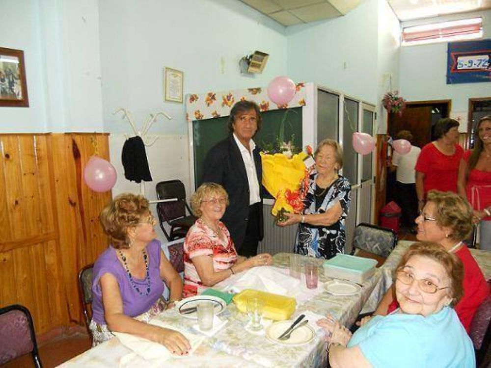 SE CONMEMORO EL DIA INTERNACIONAL DE LA MUJER EN LA UGL �X� DEL PAMI
