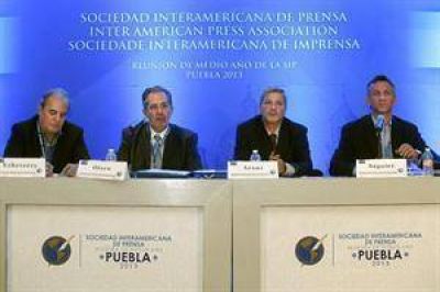 Graves denuncias en la SIP por las presiones del Gobierno sobre los diarios