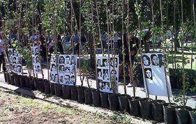 La Biblioteca de DD.HH. de Lan�s se traslada el 24 al Parque de la Memoria