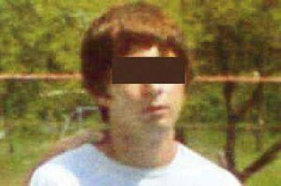 Aberrante video muestra a joven desaparecido siendo abusado por cinco hombres