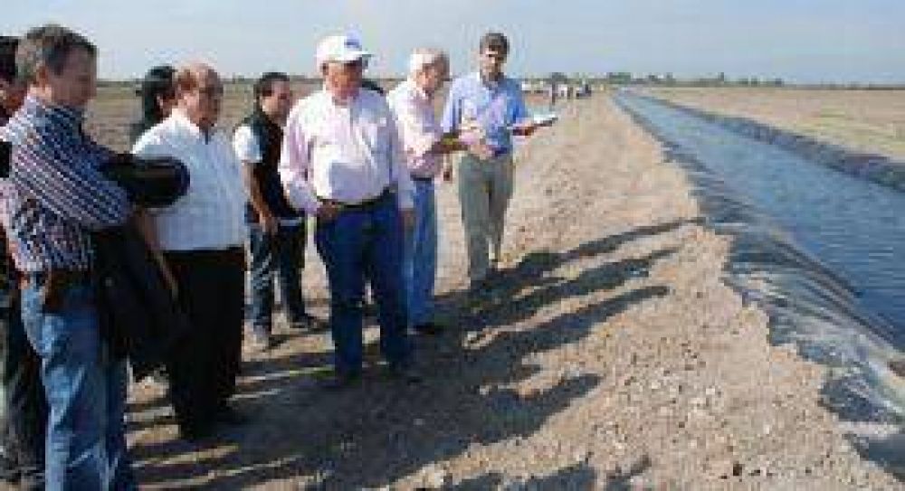 Adem�s de ingenios, Mussi visitar� obra de planta de l�quidos cloacales