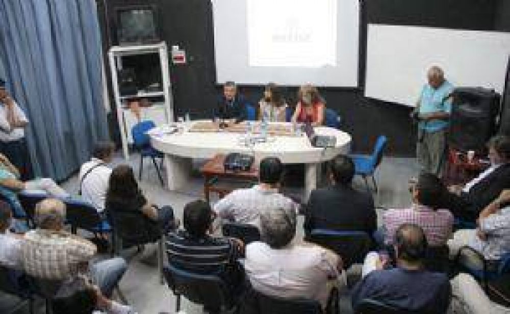 Firmaron el acta fundacional de la Mesa Foresto Industrial
