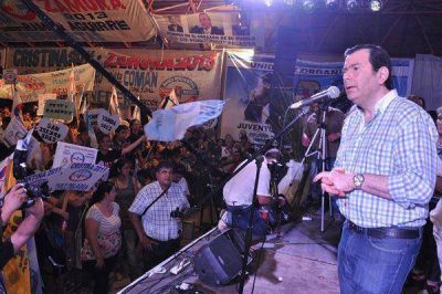 El gobernador particip� en actos por el D�a Internacional de la Mujer