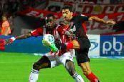 Newell's lo dio vuelta y le gan� a un Estudiantes sin rumbo del que el DT Cagna se ir�a