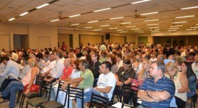 Lejos de Carri�, la Coalici�n C�vica aprob� alianzas con fuerzas progresistas