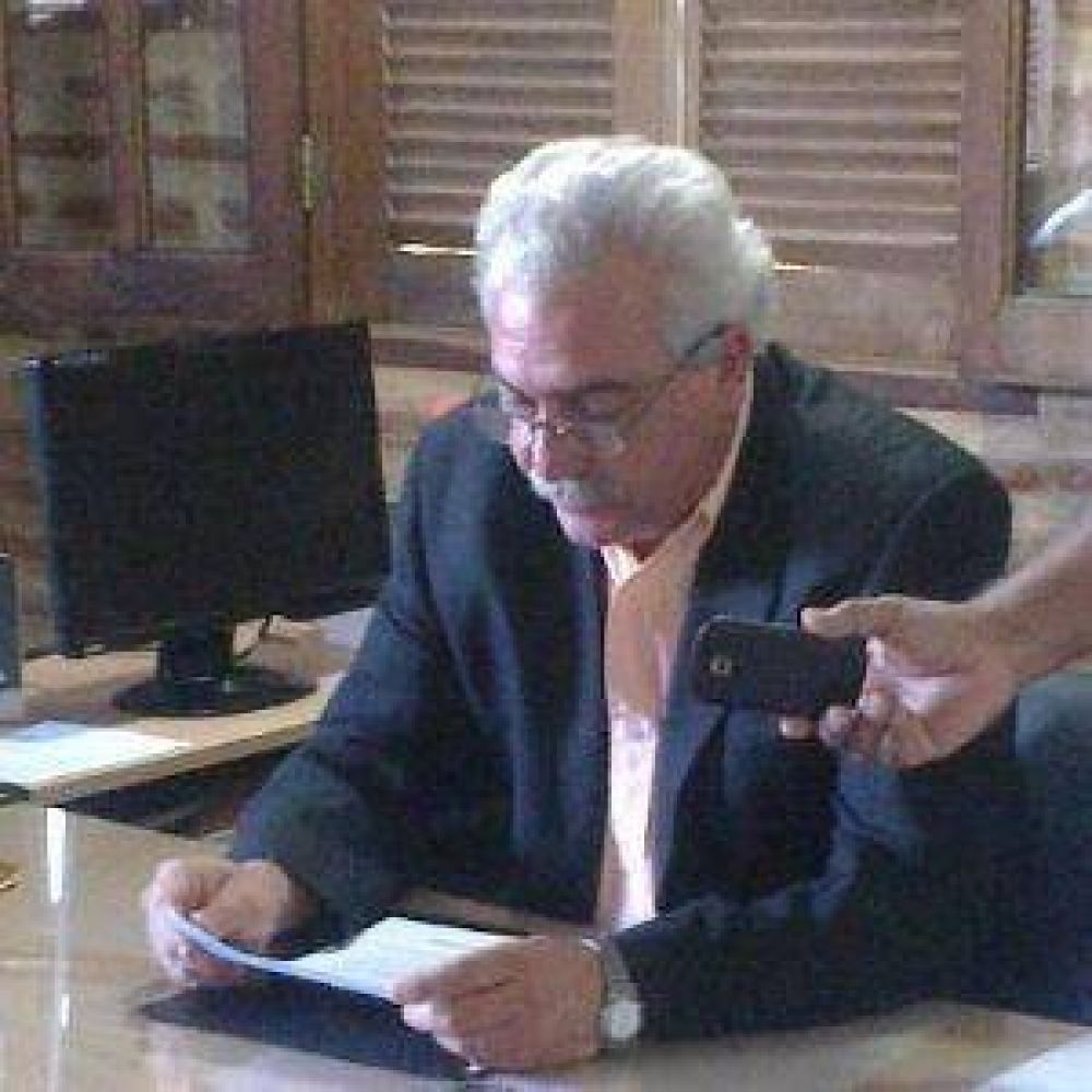 Olveira present� un millonario plan de obras para Los Altos