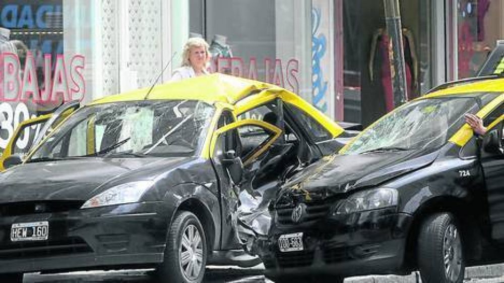 Inseguridad vial: Choferes profesionales, en la mira por los choques violentos