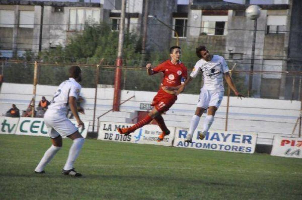 Hurac�n gole� a Bella Vista, y la clasificaci�n est� m�s cerca