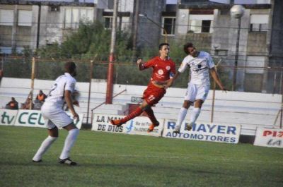 Hurac�n gole� a Bella Vista, y la clasificaci�n est� m�s cerca