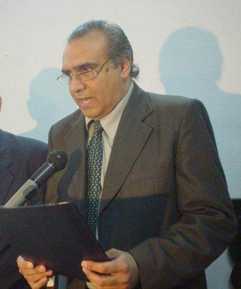 Colombi mont� "el picazo", Camau no se qued� atr�s y redobl� la apuesta