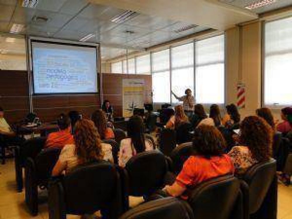 Banco San Juan capacita a docentes en uso de herramientas tecnol�gicas
