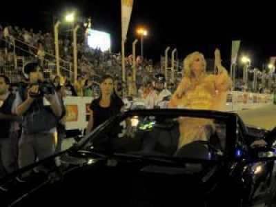Mirtha Legrand, la Madrina del Carnaval ingres� al samb�dromo