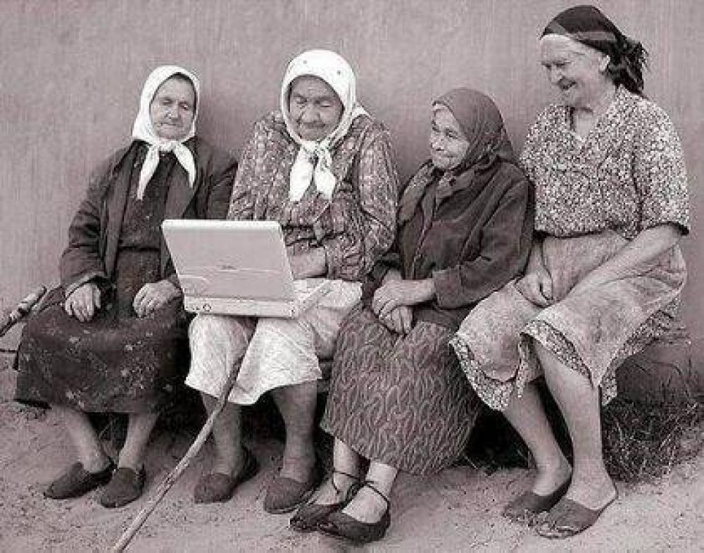 Concurso de mujeres informatizadas