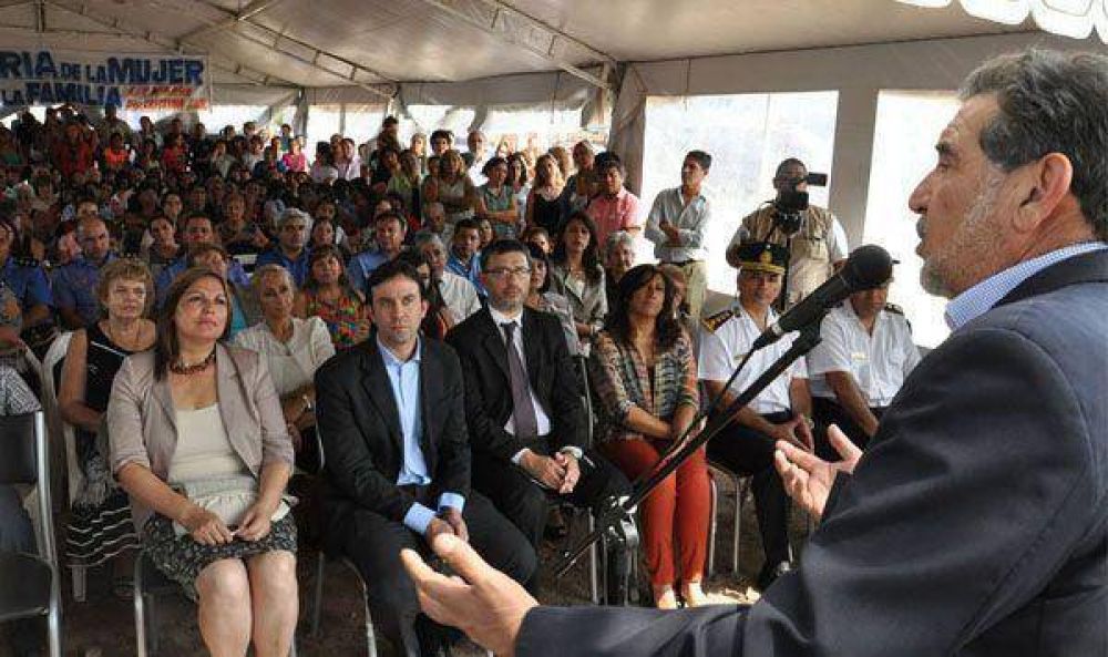 Beder inaugur� la Comisar�a de la Mujer en Chepes