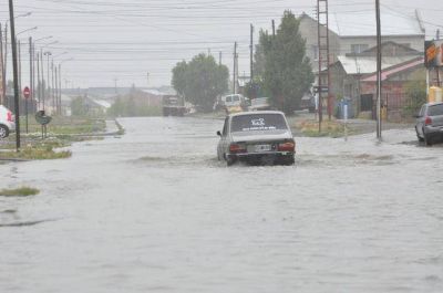 Nuevamente la lluvia aneg� las calles