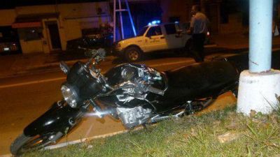 Sin casco, muri� por esquivar un perro