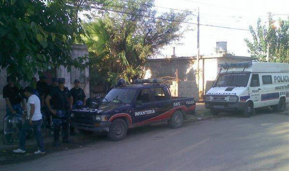 Quedaron cinco detenidos de los 12 en allanamiento por droga