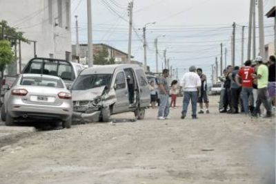 Choca 4 veh�culos y quieren lincharlo