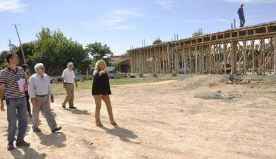 Visita oficial a las obras del Jard�n N� 901, la Escuela de Arte, Jard�n N� 910 y la Escuela T�cnica II