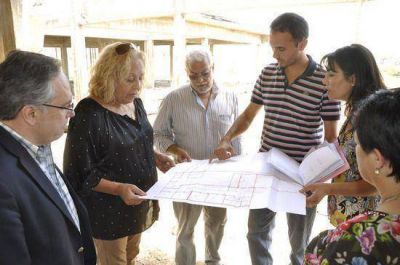 Intendente Stella Maris Giroldi: �Algunos dijeron que era una Escuela virtual y hoy vemos como se construye la Escuela T�cnica II�