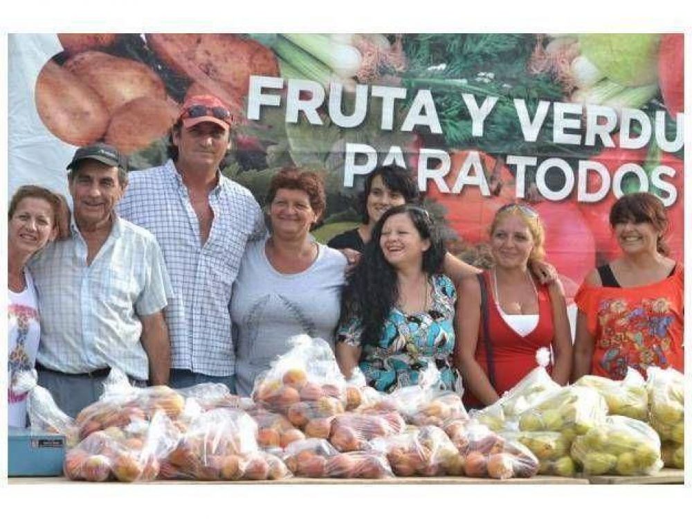 Frutas para todos: donaron frutas para 30 Jardines Maternales