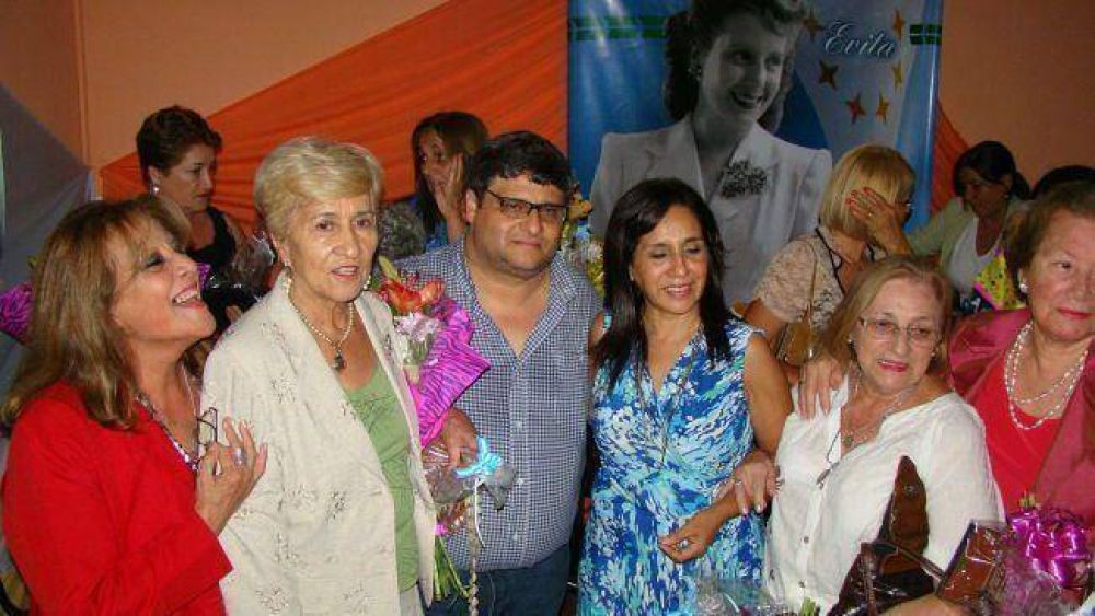 El SITRAMF realiz� entrega de reconocimientos �Huellas de Evita�