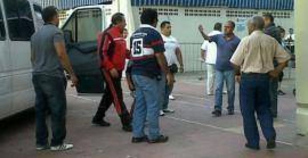 Un ej�rcito policial y parapolicial cuida la tranquilidad del clan Alperovich Rojk�s, sus casas y empresas