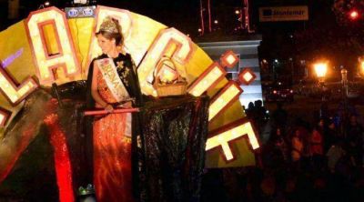 Miles de malarg�inos recibieron a su Reina: Suyai Candela Berbel