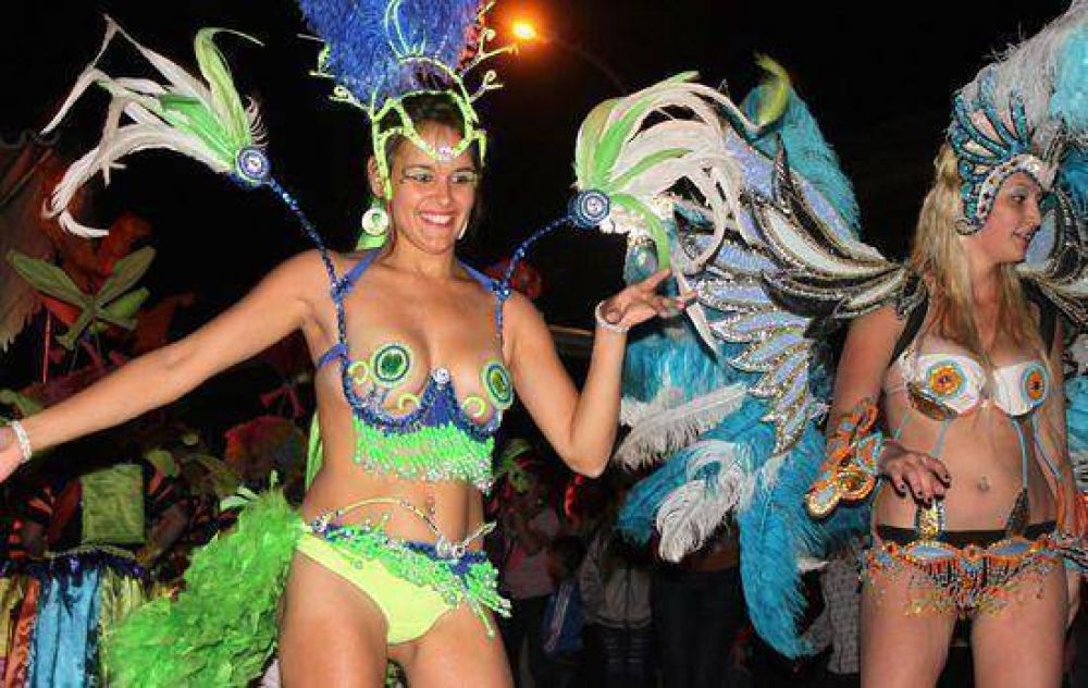 Hinojo despidi� el verano con un gran show de Huella Pampa