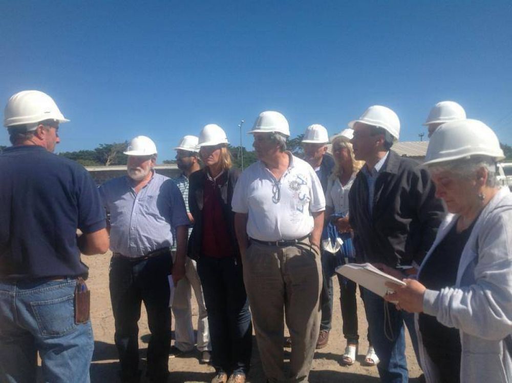 Recorrido de la Comisi�n de Seguimiento y Monitoreo Ambiental por las obras del Emisario Submarino.