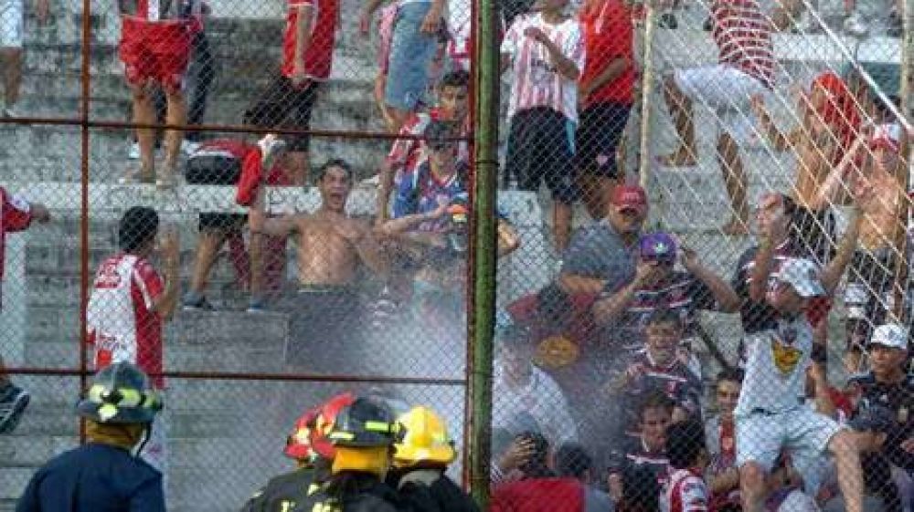 �F�tbol de Primera sin hinchas visitantes?