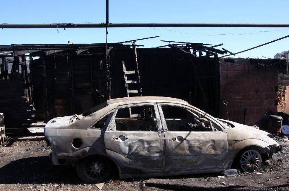 M�s fuego por escalada de violencia entre dos familias