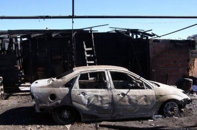 M�s fuego por escalada de violencia entre dos familias