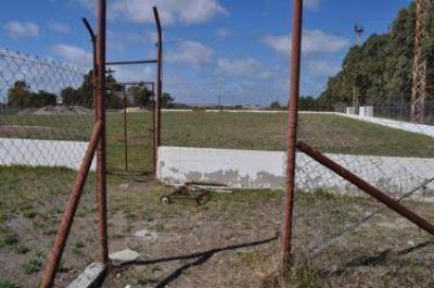 Sabbatella denunci� abandono del estadio municipal en El C�ndor
