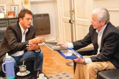 Massa recibi� a C�mpora hijo a 40 a�os del hist�rico triunfo peronista
