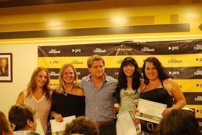 Campbell homenaje� a las mujeres